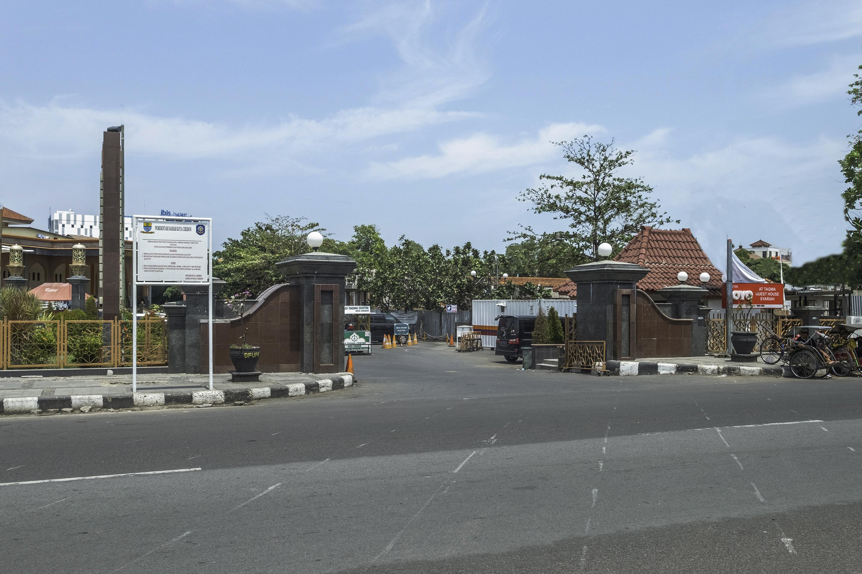 Oyo 2132 Pondok Avicenna Cirebon Zewnętrze zdjęcie